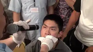 Võ Hoàng Yên chữa câm điếc bằng tay