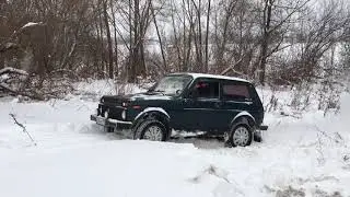 Нива по снегу на Кама Флейм