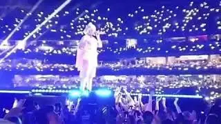 Katy Perry “I hope it’s a ...” about baby at Melbourne Cricket concert