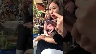 Vietnamese street food - Xôi cốm (fried, beaten sticky rice)- in Hoan Kim, Hanoi #vietnamculture