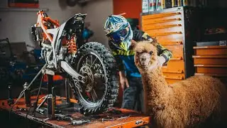 Assembling and Repairing the KTM Freeride E | The Garage Experience | EMX-Park