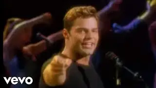 Ricky Martin - La Copa de la Vida (Official Video - Spanglish)