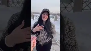 Тут Русская девушка спела ещё Таджикский песни