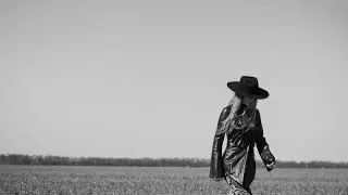 Lainey Wilson - Bar In Baton Rouge  (Official Audio)