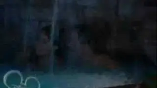 Zanessa/ Troyella in the pool