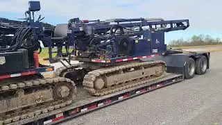 Дальнобой США. На разгрузке... в поле.
