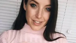 照片 Angela White