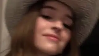 kaitlyn dever stories istagram