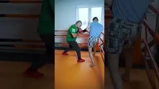 Тренер по боксу плохому не научит!!!