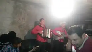 El Roger de Sinaloa y Los Caballeros de la Sierra - Cruzando cerros y arroyos