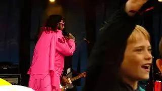 Elvana - A Little Less Conversation / Smells Like Teen Spirit (Standon Calling 2019)