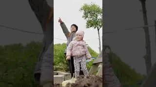 ЗЛАЯ МОНАХИНЯ ЗАМЕТИЛА НАС!! БЕЖИИИИИМ!!!!