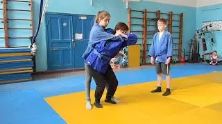 Самбо. Выведение из равновесия и захват для броска через бедро