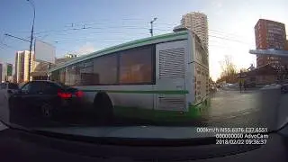 Автобус vs BMW.