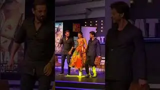 Jhoome Jo pathaan live dance shahrukh khan#shorts #shahrukh #deepikapadukone #pathan #trending