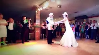 Reportaje de bodas en Valladolid. Baile de David y Marta