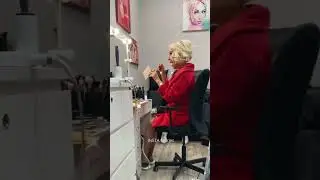 Слава в гримерке с Лерой Кудрявцевой 😁