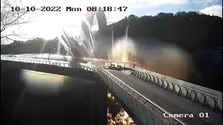 Один из прилетов в Киеве по пешеходному мосту