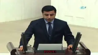 Demirtaş Yemin Etti, Meclis’te Bir İlk De Yaşandı