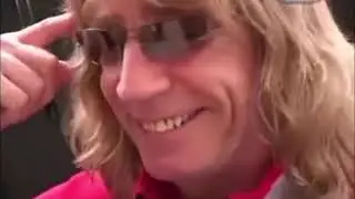 Status Quo-The Party Ain't Over Yet [Live Amdon 30.09.05]