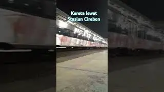 Kereta Malam #keretaapiindonesia #Kai #stasiuncirebon #keretaeksekutif #jogja #jogjakarta  #vacation