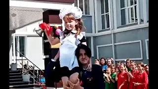 Последний звонок на торжественной линейке в ЛСОШ 2 г. Лаишево
