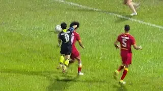 Kad MERAH Wan Zaharulnizam kerana menyiku pemain pertahanan Selangor Fc