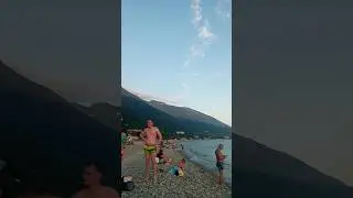 Морской вечер в ГАГРАХ/Шум моря, закат в Абхазии #shortvideo #shorts #отпуск #отдых #море