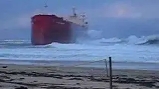 Shipwreck: Pasha Bulker Nobbys Beach Newcastle 10 June 2007