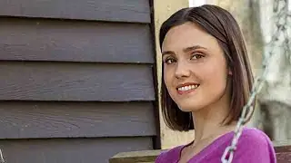 Cast Interviews - Home by Spring: Poppy on Spring in London - Hallmark Channel