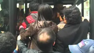 Autobús en Pekín en hora punta | Beijing bus - Rush hour in China