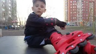 VLOG. Роликовые коньки. Учимся кататься на роликах. Красные ролики.