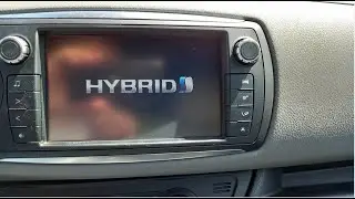 Toyota Yaris 1.5 HSD Hybrid Dashboard Options & Settings  | 2016 |   #54