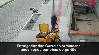 Entregador dos Correios arremessa encomenda por cima do portão