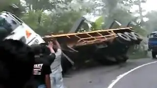 Индонезийские эвакуаторщики