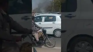 Bikaner न्यूज़ (जयपुर रोड पर चलती गाड़ी में लगी आग)