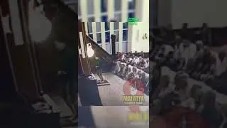 Он встал на место имама и начал это…