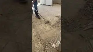 Как убрать (сдереть) клей от плитки.