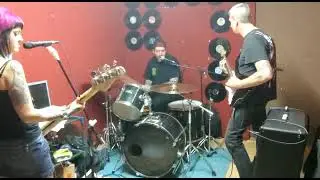 Desperate Living - Skin Deep ( Guns & Wankers ) Cover
