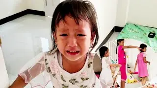 Anak Kecil Nangis Kejer Berantem sama Kakaknya 💞 Bocil Nangis Rebutan Mainan 💞 Lovena Vlog