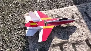 Avion Jet RC Aeromodelismo hecho con carton pluma. Radiocontrol DIY