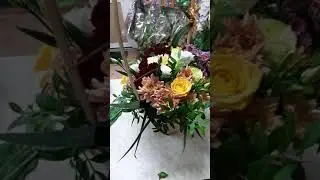 Цветы в корзине // Композиция из цветов // Работа флориста // Флористика // Цветы в оазисе