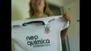 Flavia Fernandes  Belching