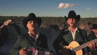 Carlos Y Jose Jr - Sangre De Indio (Video Oficial)