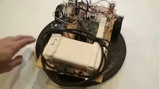 The Ugliest Robot Assambly you have ever seen. [Raspberry Pi Robot].