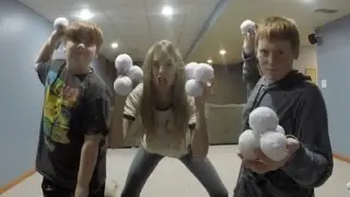 INDOOR SNOWBALL FIGHT!