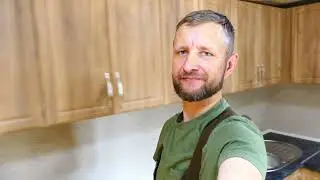 Кутова кухня  в класичних кольорах.