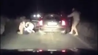 VIDÉO CHOC :  Des soldats russes agressent un citoyen ukrainien la nuit