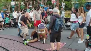 Disneyland'da Kanlı Kavga! - Polis Hala Olayı Çözemedi!