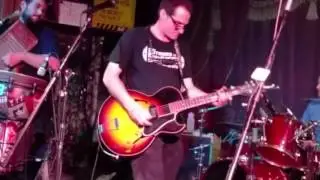 Sheez Late performing Sara's Vibrator @ Ralph's Diner